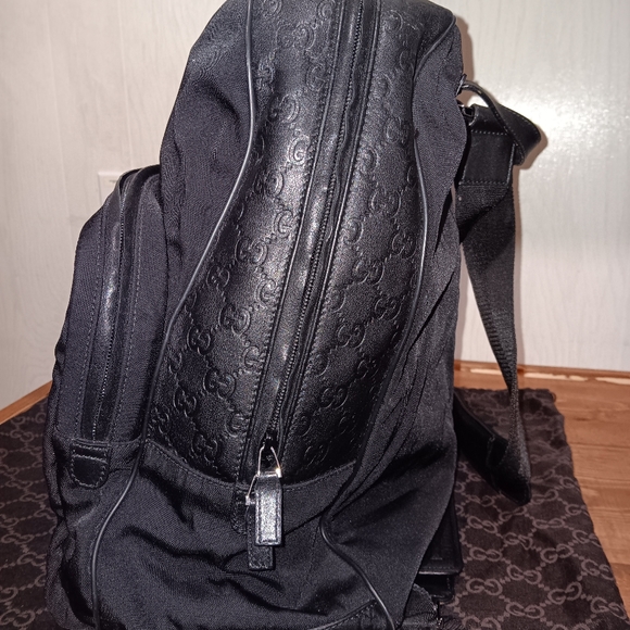Gucci Signature Backpack - Picture 2 of 6